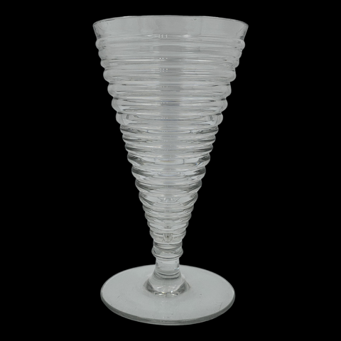 - BACCARAT - Grand Vase en forme ondulé