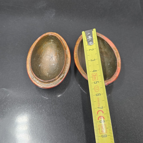 Antique papier-mâché egg carton. Russia, 19th century. Lukutin? Vyshniakov?