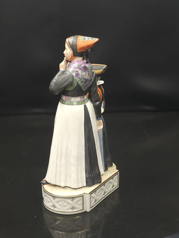 2 Figurines Royal Copenhagen N° 12106 et 12105 Carl Martin Hansen