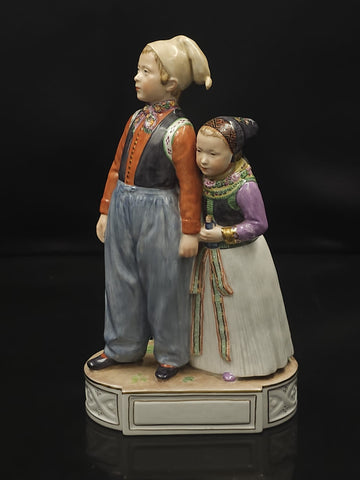 2 Figurines Royal Copenhagen N° 12106 et 12105 Carl Martin Hansen