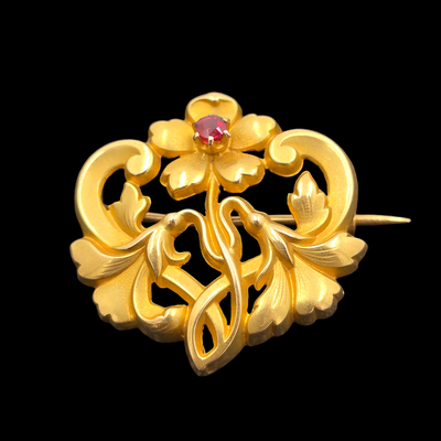 Belle Petite Broche En Or, Style Art Nouveau.