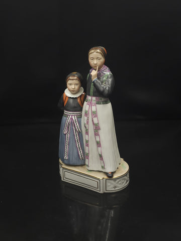 2 Figurines Royal Copenhagen N° 12106 et 12105 Carl Martin Hansen