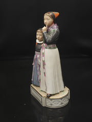2 Figurines Royal Copenhagen N° 12106 et 12105 Carl Martin Hansen